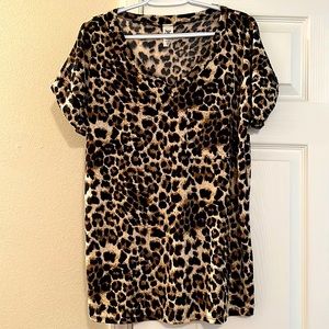 V-Neck Leopard Tee